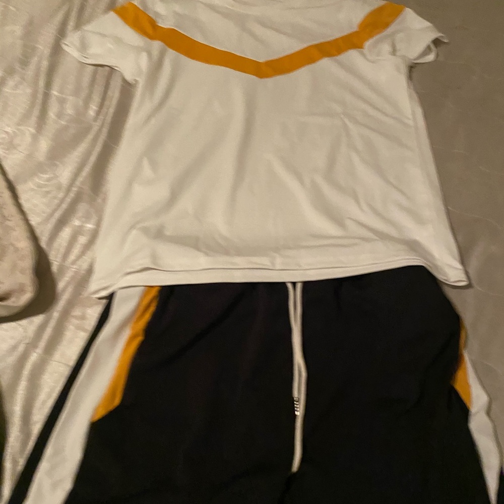 Two piece sets - Picture 2 of 2